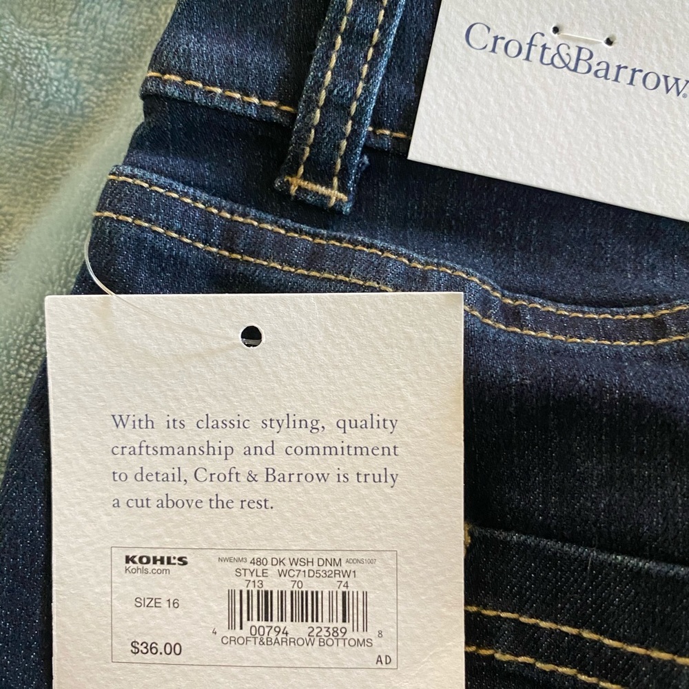 Denim skirt brand new never worn!!